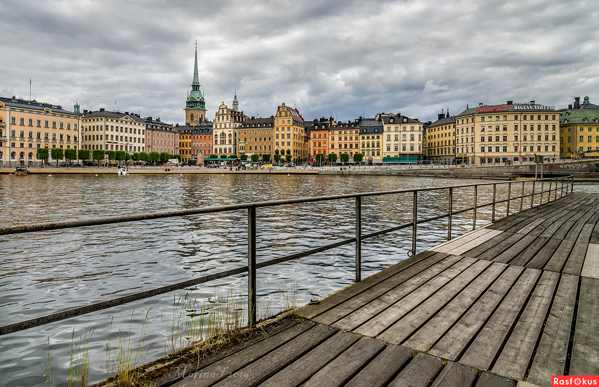 Взгляд на Стокгольм с деревянных мостков