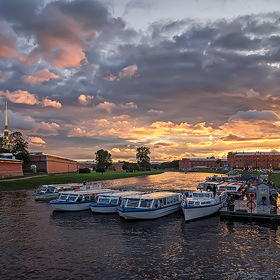 Летний закат в Петербурге
